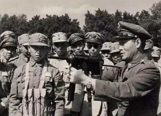 1944年10月，远征军战士旷申应在森林中解手时，感觉头顶上有动静，他发现日军在