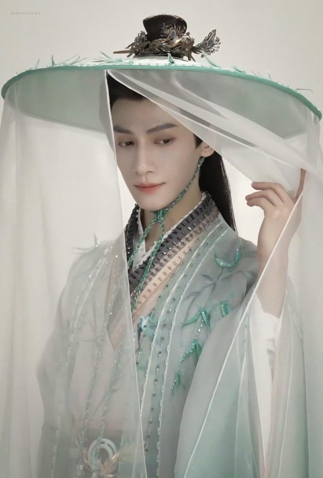 画了这个，草图我已经卧槽卧槽了