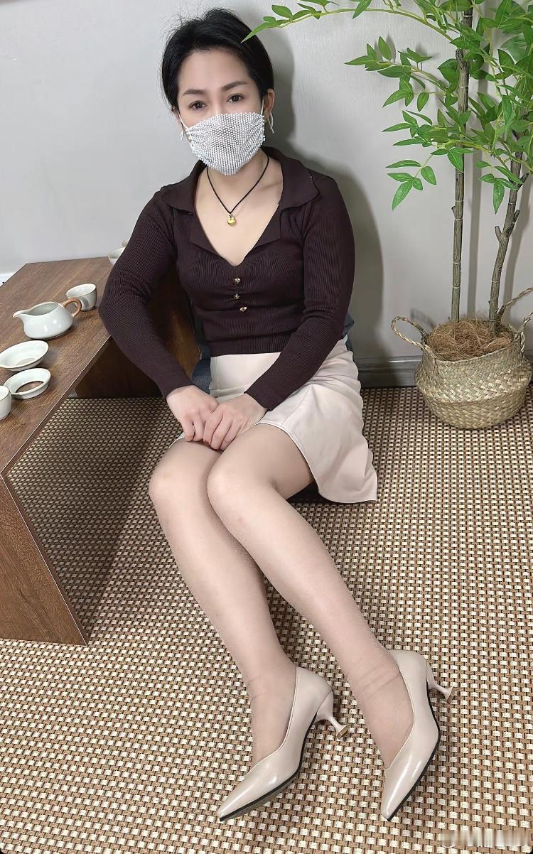 成熟风韵阿姨喜欢穿各种丝袜 ​​​