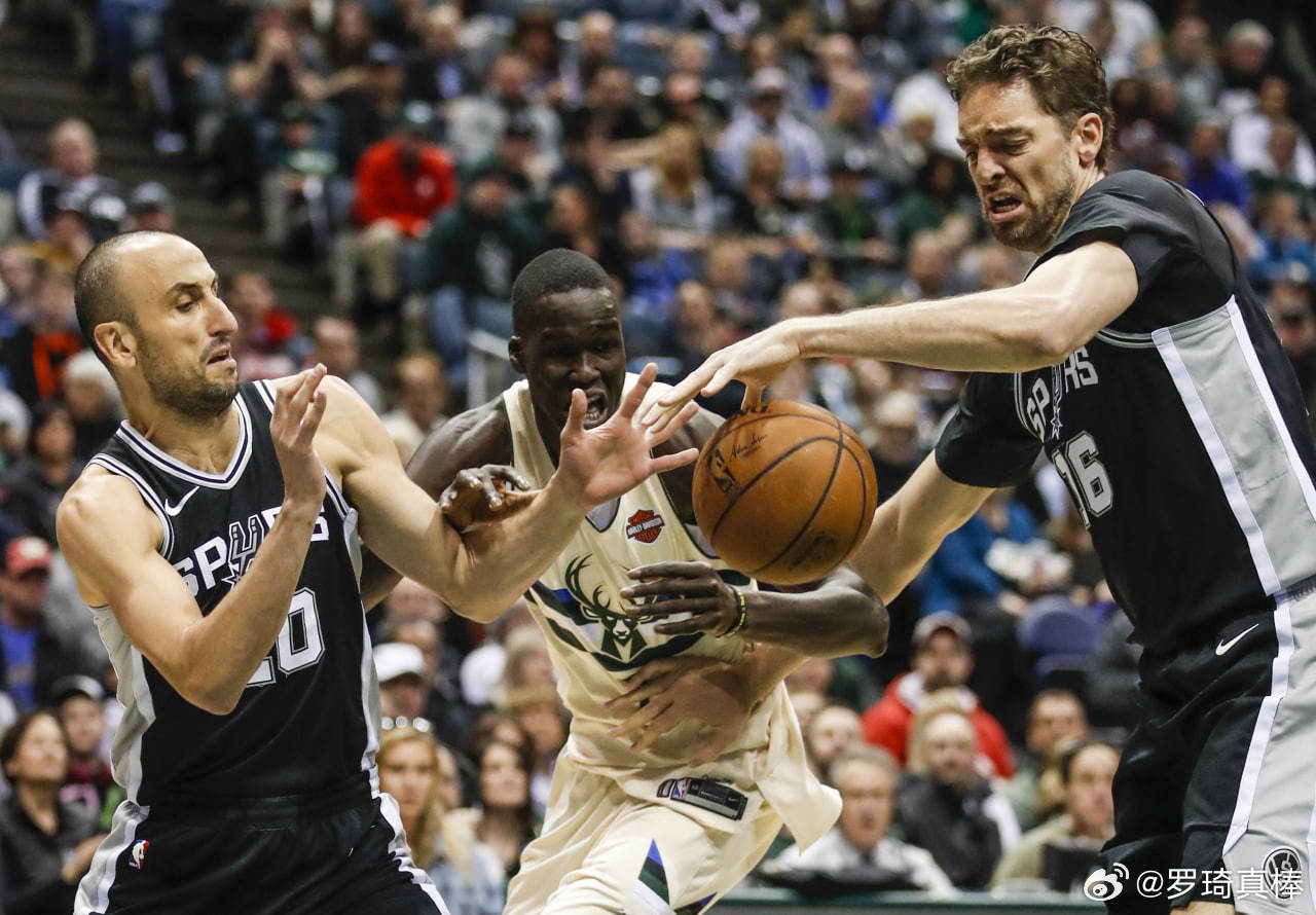 雄鹿正式无缘季后赛雄鹿vs马刺 北京时间 3 月 29 日，雄鹿 95-127 