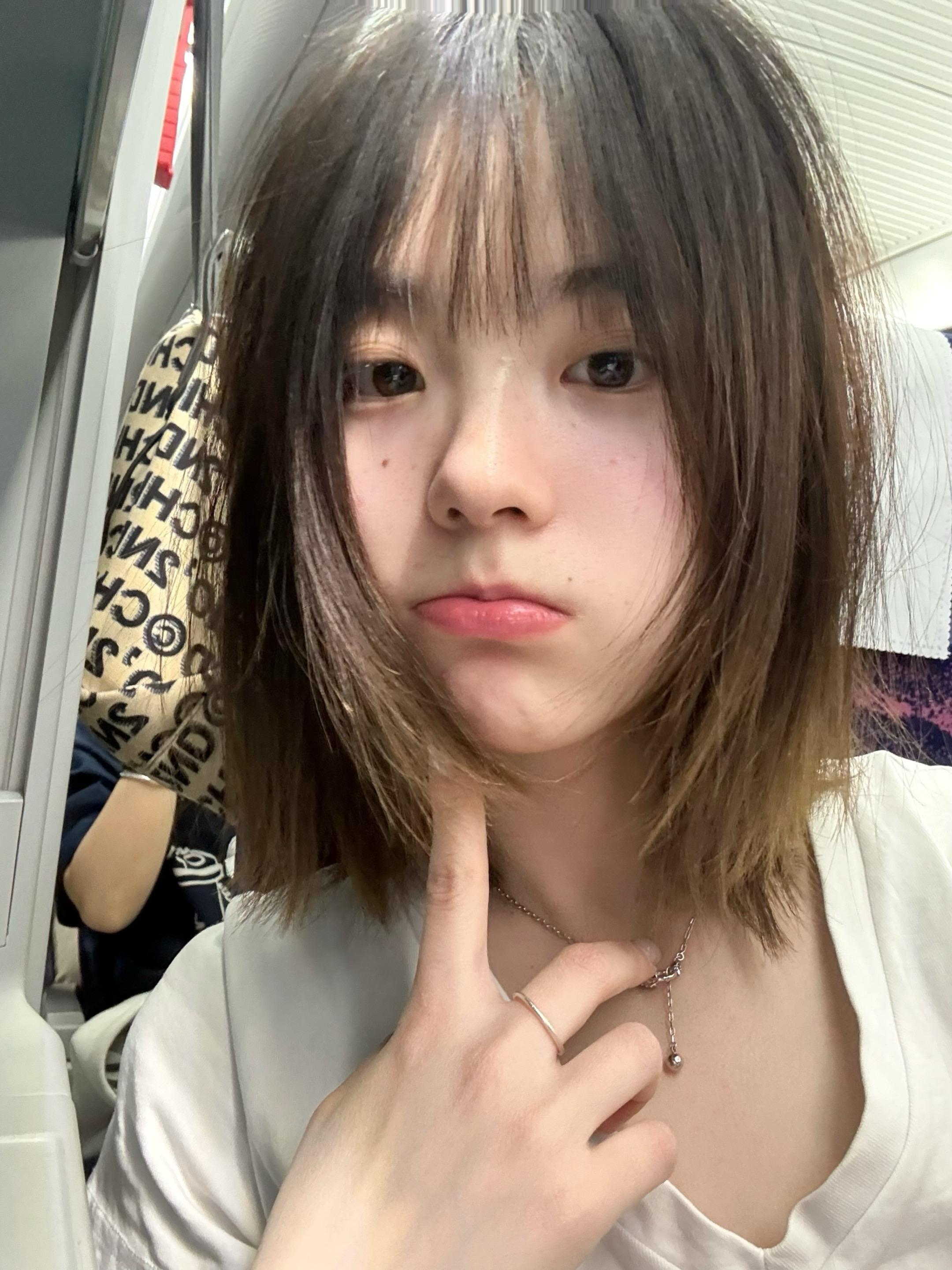在回家的车上咯吼吼