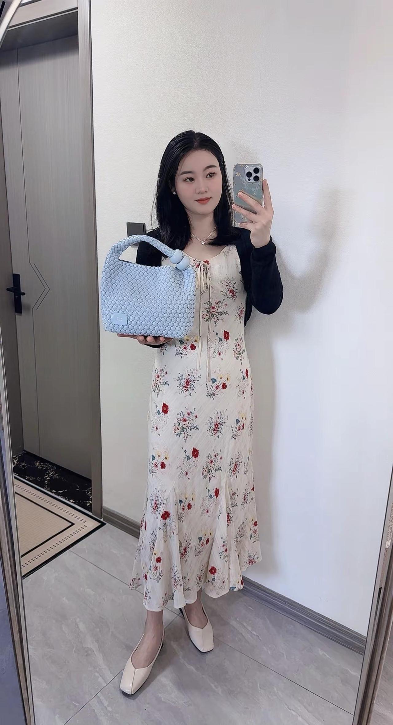 去年很多人买，可惜我是大骨架没有入手，今年翻单卖了1万多件，这么多人喜欢，我也来