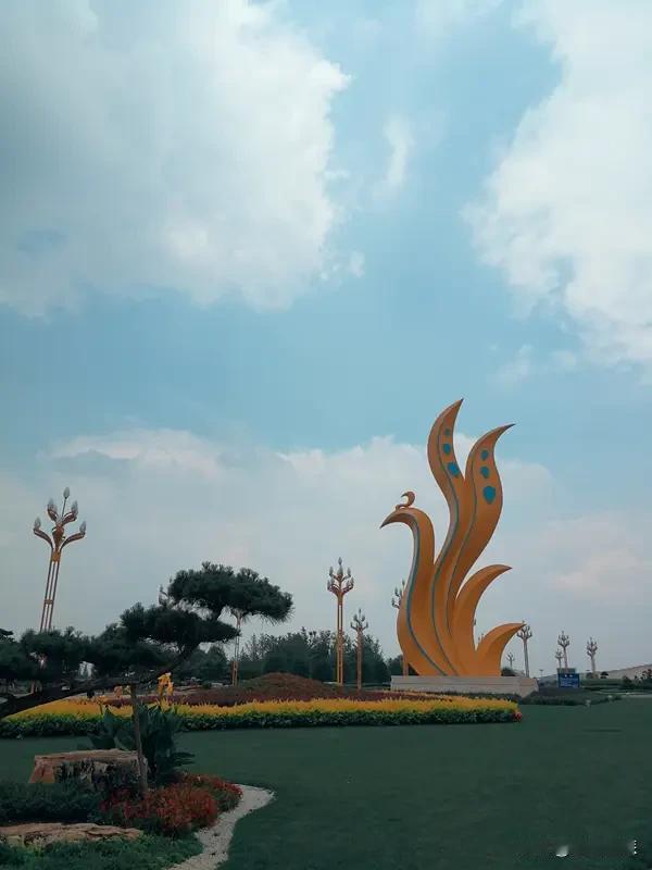 要在中国打造更多“寿光”，得从多方面发力。
寿光蔬菜闻名全国，靠的是先进的农业技