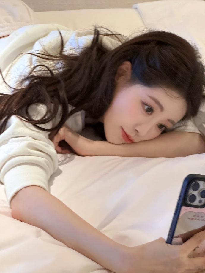 祝绪丹满脑子都是闯天家了 、祝绪丹手机里有两个小祝自拍狂魔祝绪丹上线！拍拍拍不停