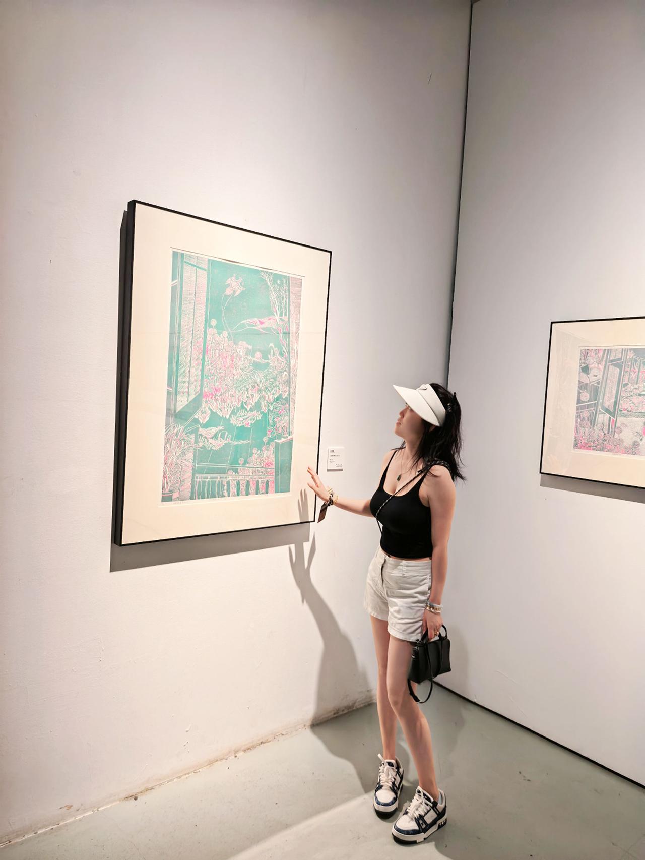 亲爱的小大人 为生活奔波的路上 也别忘了拍拍身上的灰 不知不觉也成了小时候羡慕别