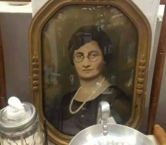 外网的一张热门图片：“我怎么会忘记我的祖母打败伏地魔的情景呢？” 