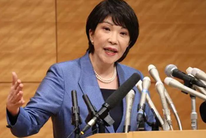 中方通告全球，对日下达禁令，谁帮就追究谁的责任，日本8个字回应。高市还是不愿意道