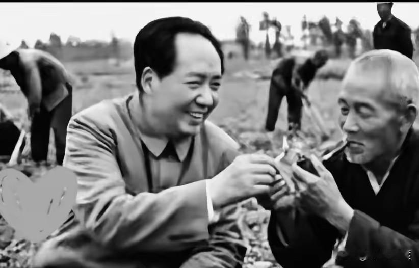 看看一国之领袖，竟然能够在田间地头，亲自为一个老农民点烟，就非常简单的说明了一切