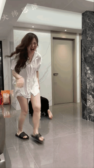 真高兴啊，
总算整了他一回，
今晚能安生睡觉了！