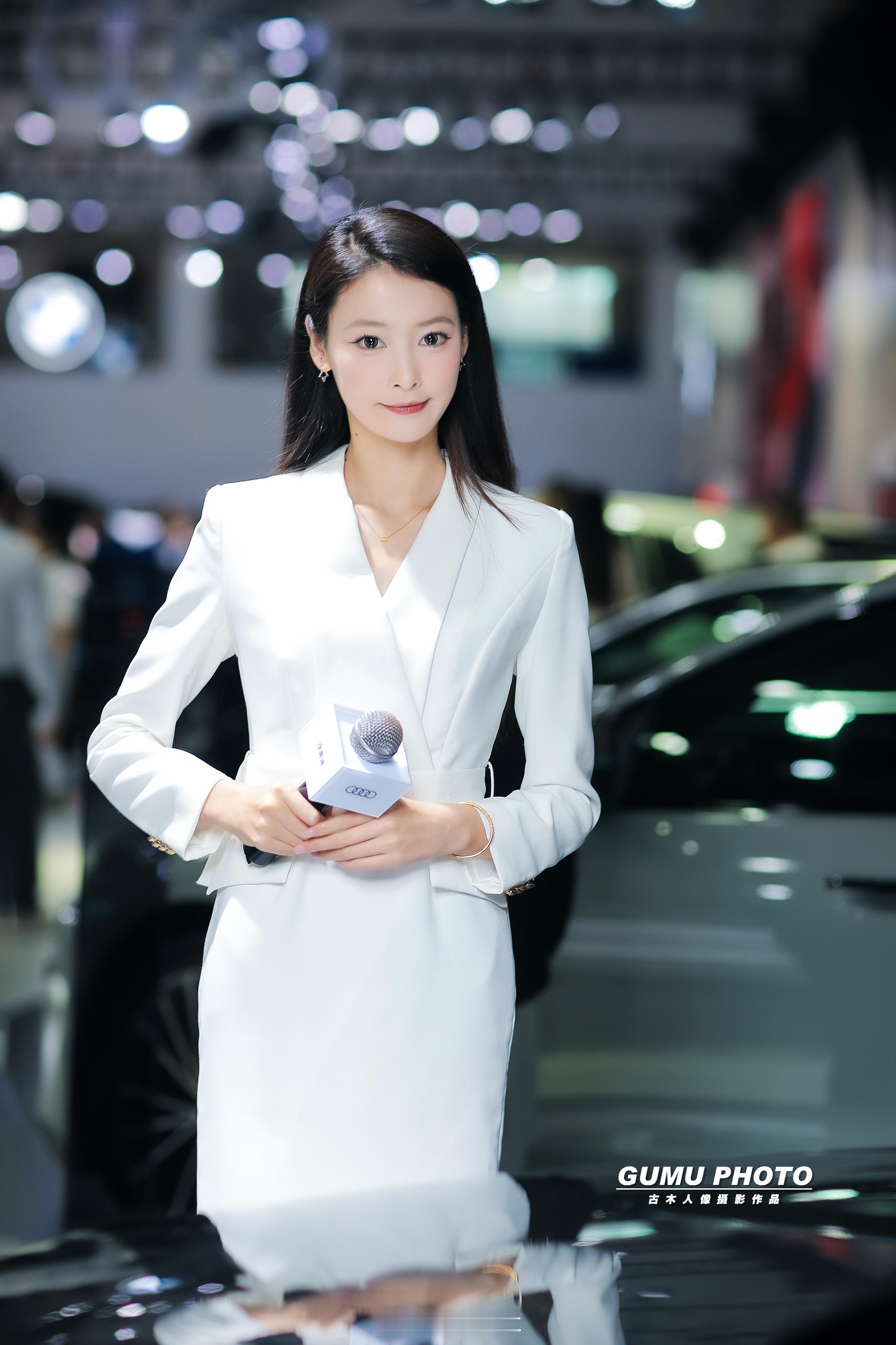 2026贵阳国际车展一汽奥迪展台主持2026贵阳国际车展 