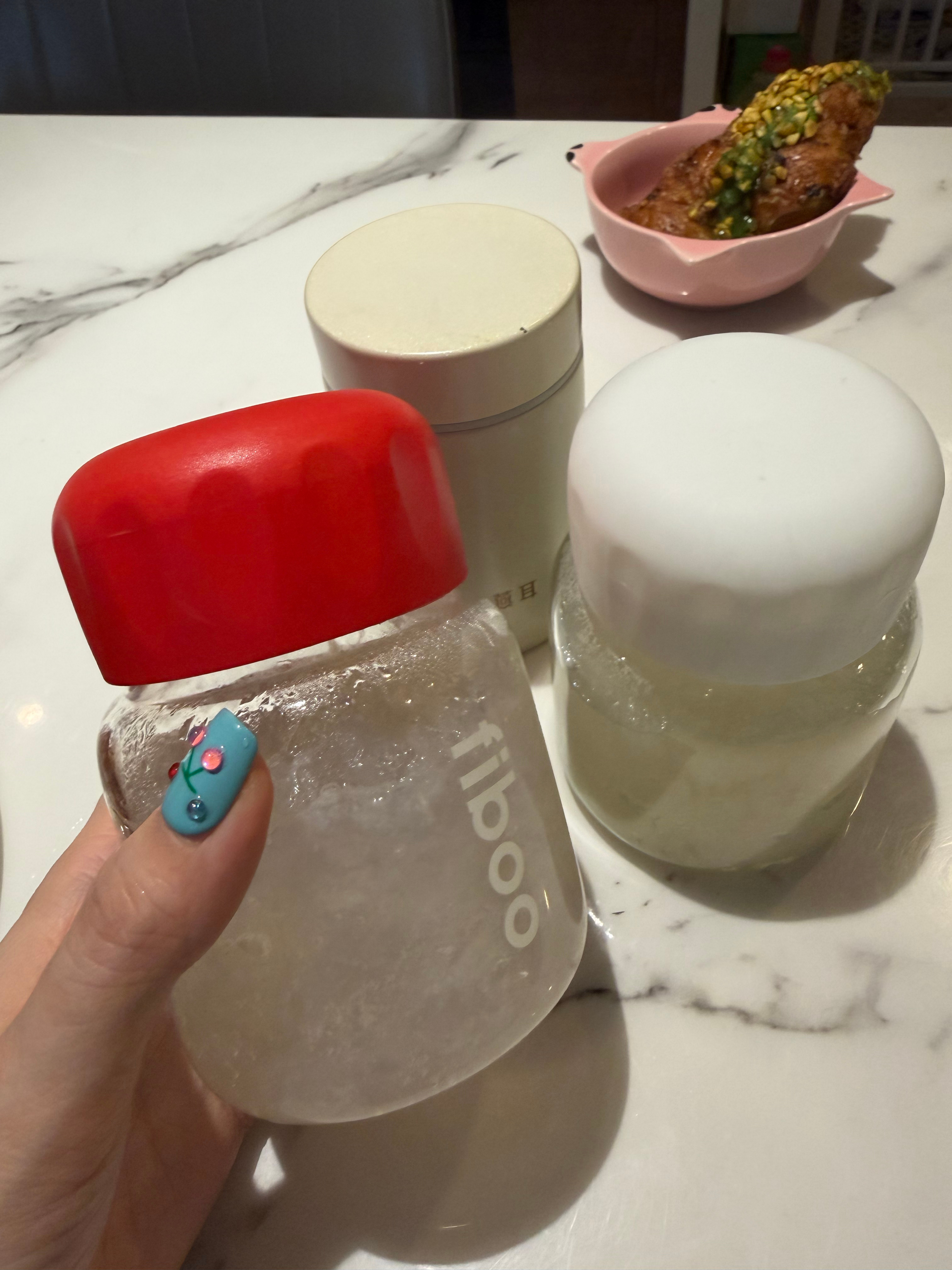 下大暴雨 家婆自己一个人给我炖了燕窝送过来然后一来到我这就开始倒垃圾搞卫生帮我拆