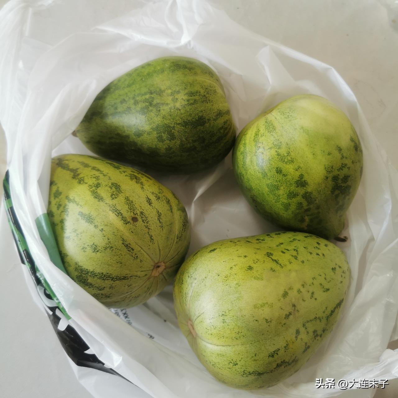 这瓜怎么这么贵？13.6元一斤！

乘坐沈阳到大连的高铁，还有一段时间，顺便到火