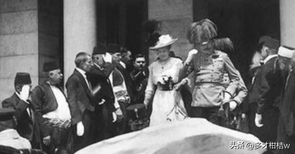 其实作为人类历史上首次世界大战导火索事件的1914年6月28日的萨拉热窝事件本来