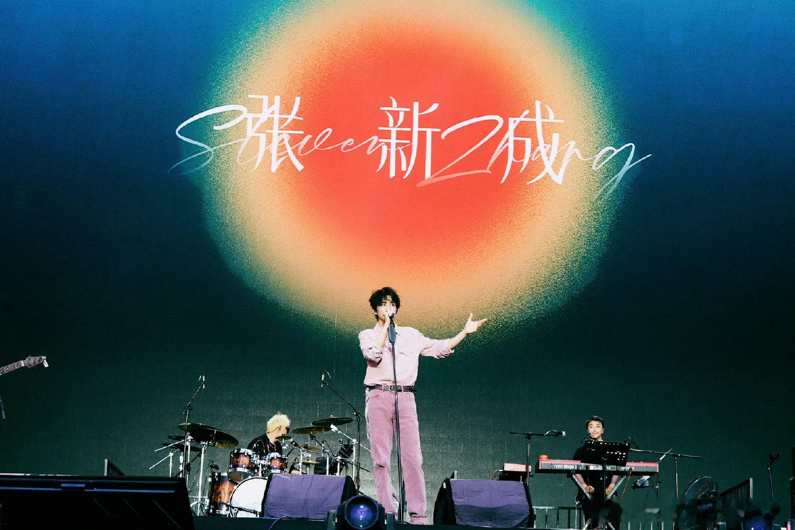 张新成说不应该给自己设限张新成说自己现阶段是向着光成长 谁看完这段采访直接热血沸