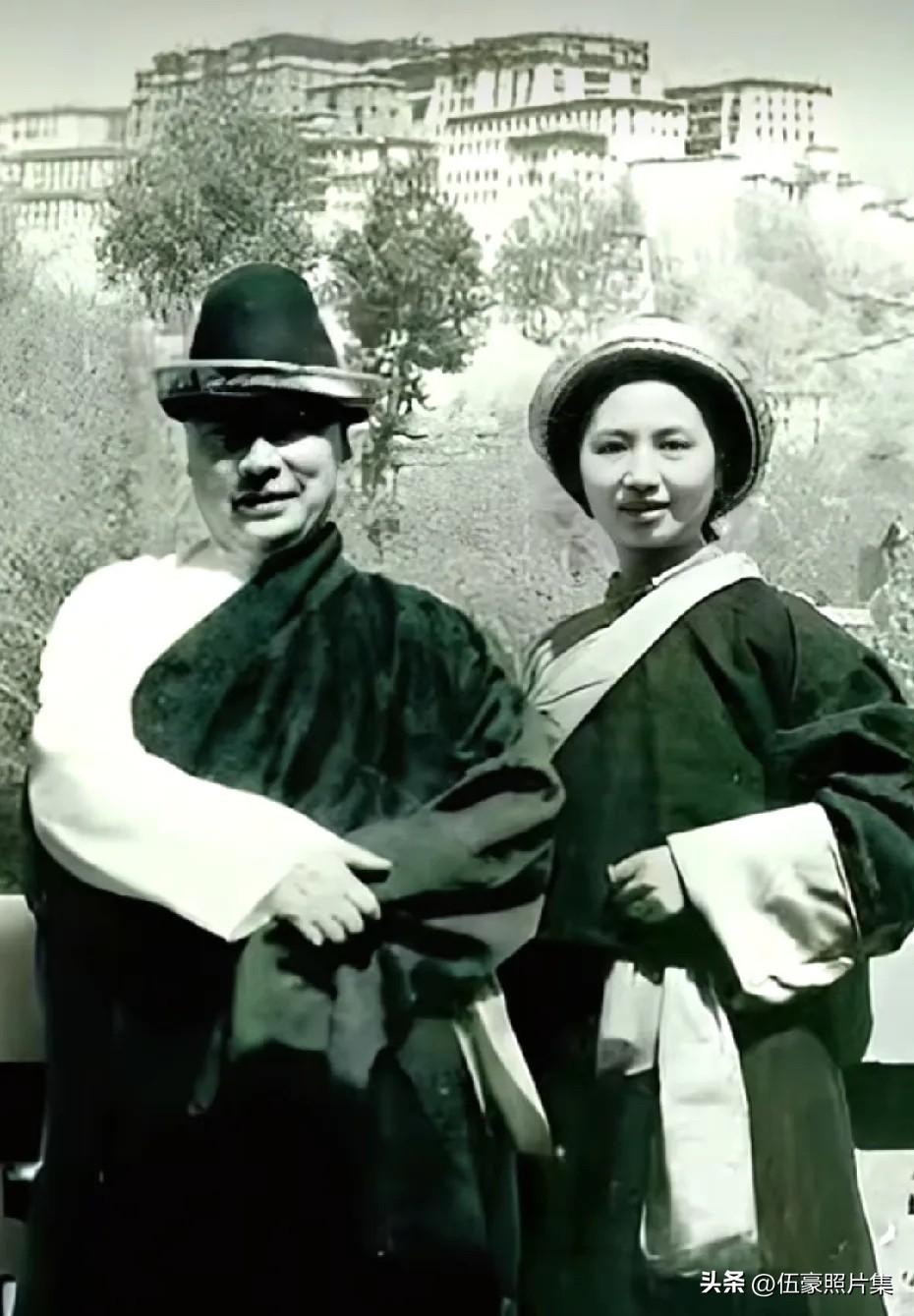 1956年4月，陈毅参加西藏自治区筹备委员会成立大会，张茜随行，在布达拉宫前的合