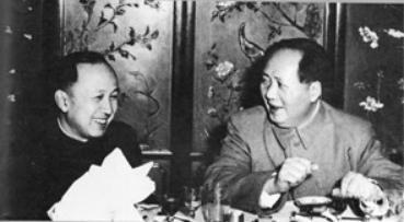 1964年，毛主席在中南海住处接见钱学森。谈话中，毛主席问钱学森：“你搞的导弹那