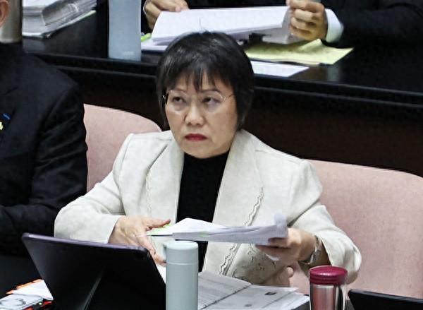 彻底破防！大陆制裁一剑封喉，台独刘世芳装不下去终于跳出来回应

其实今年1月7日