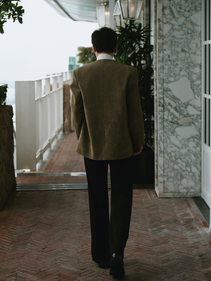  白宇新加坡路透还以为是哪个男大 白宇新加坡活动路透也太绝了！休闲外套配咖啡，走