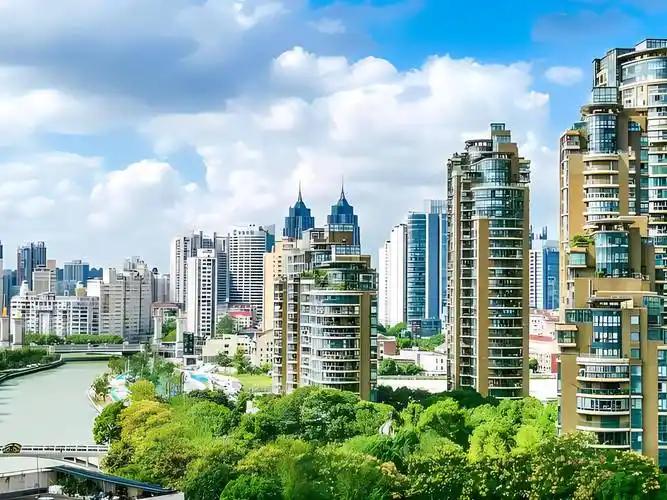 民营企业绝对是未来发展的主力军。2025 年我国经济新旧动能转换，传统投资放缓，