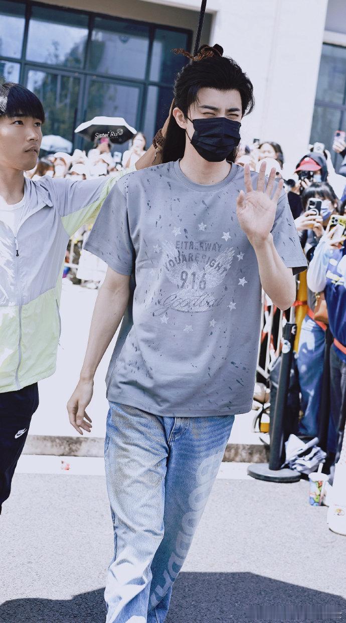一点浩然气八月杀青敖瑞鹏一点浩然气杀青《一点浩然气》终，敖瑞鹏借长文，让我们再看