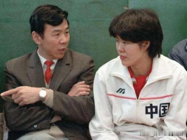 中国排坛灵魂人物袁伟民，一直为国家的体育默默付出，真的是有功之臣！一晃也八十有七