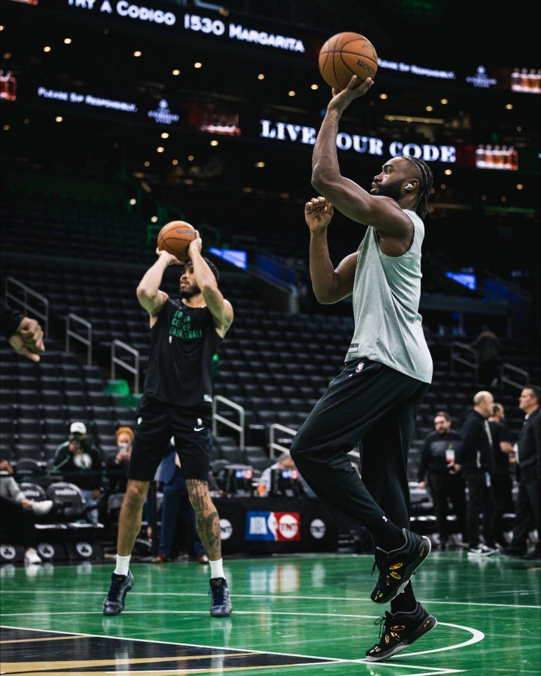 nba超会评  骑士vs凯尔特人  骑士15连胜  骑士早早公布了首发，米切尔回