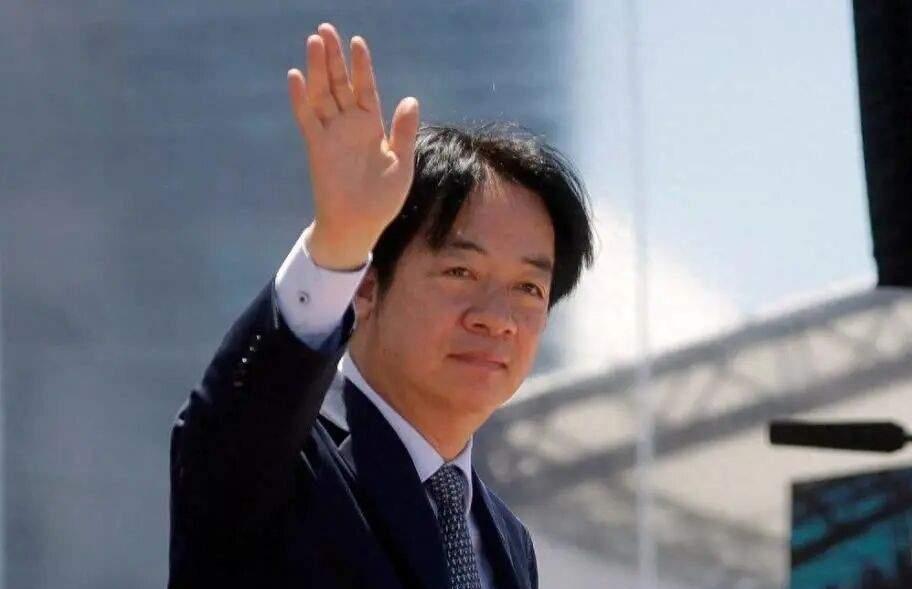 真的是大开眼界的国际笑话：赖清德在专机得不到飞行许可后，竟然偷偷搭乘斯威士兰国王