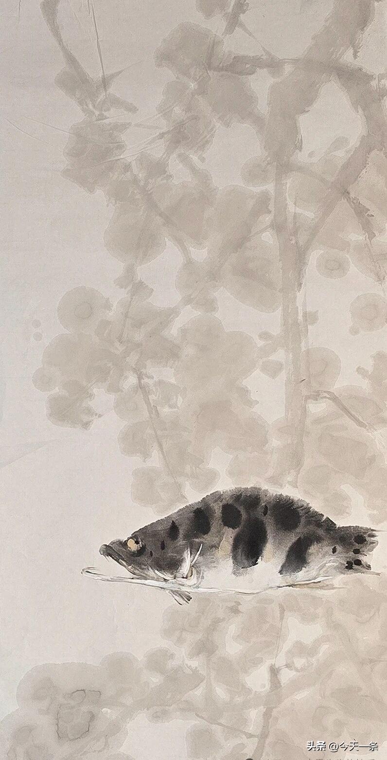 [得意]仿朱耷
冷眼向阳看世界
热风吹雨洒江天
[小鼓掌]
八大山人书画 八大山