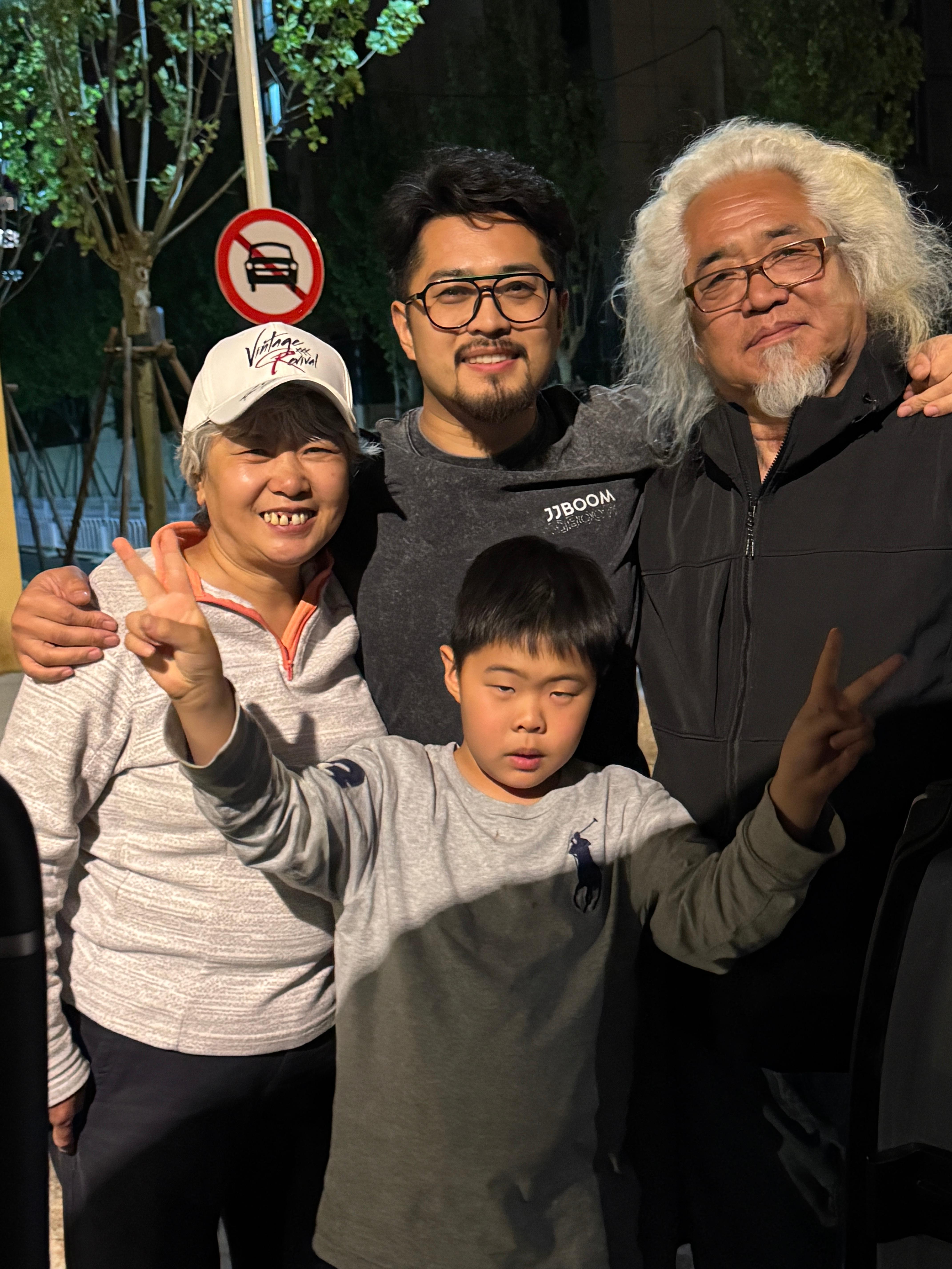 16 号正日子没赶上，周末拍完车就来给老爷子补个生日，年轻的时候总是和自己说，以