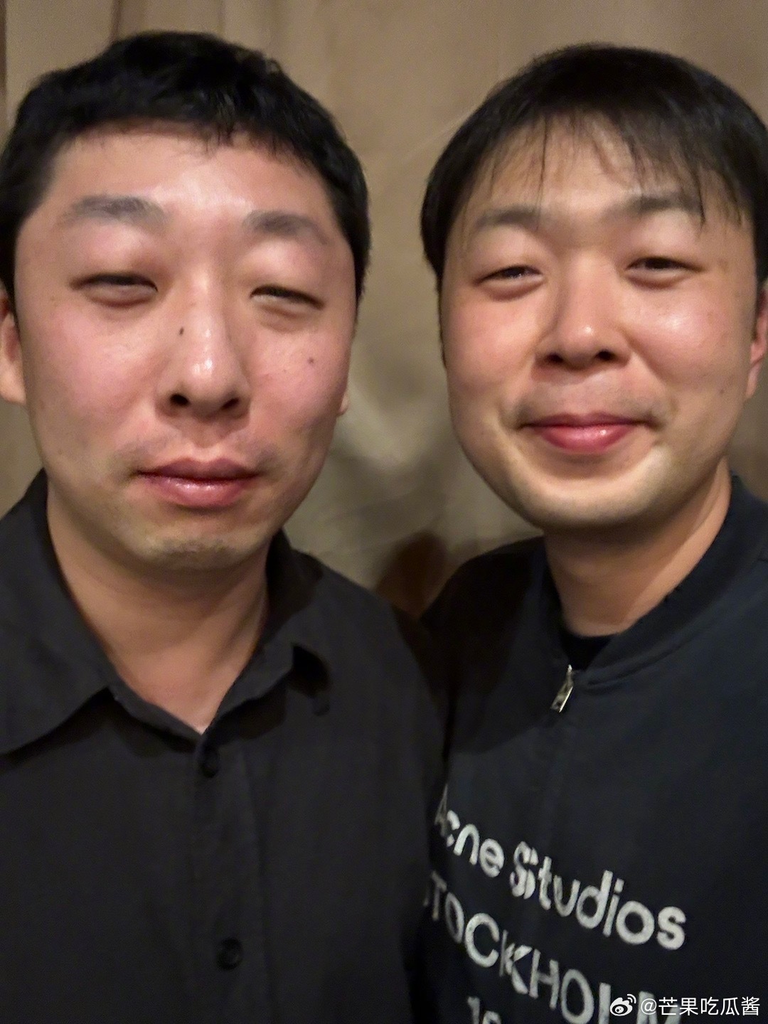 杜海涛晒五哈花衬衫天团杜海涛录五哈要喝20个椰子哈哈哈哈哈 五哈团在海南的欢乐时