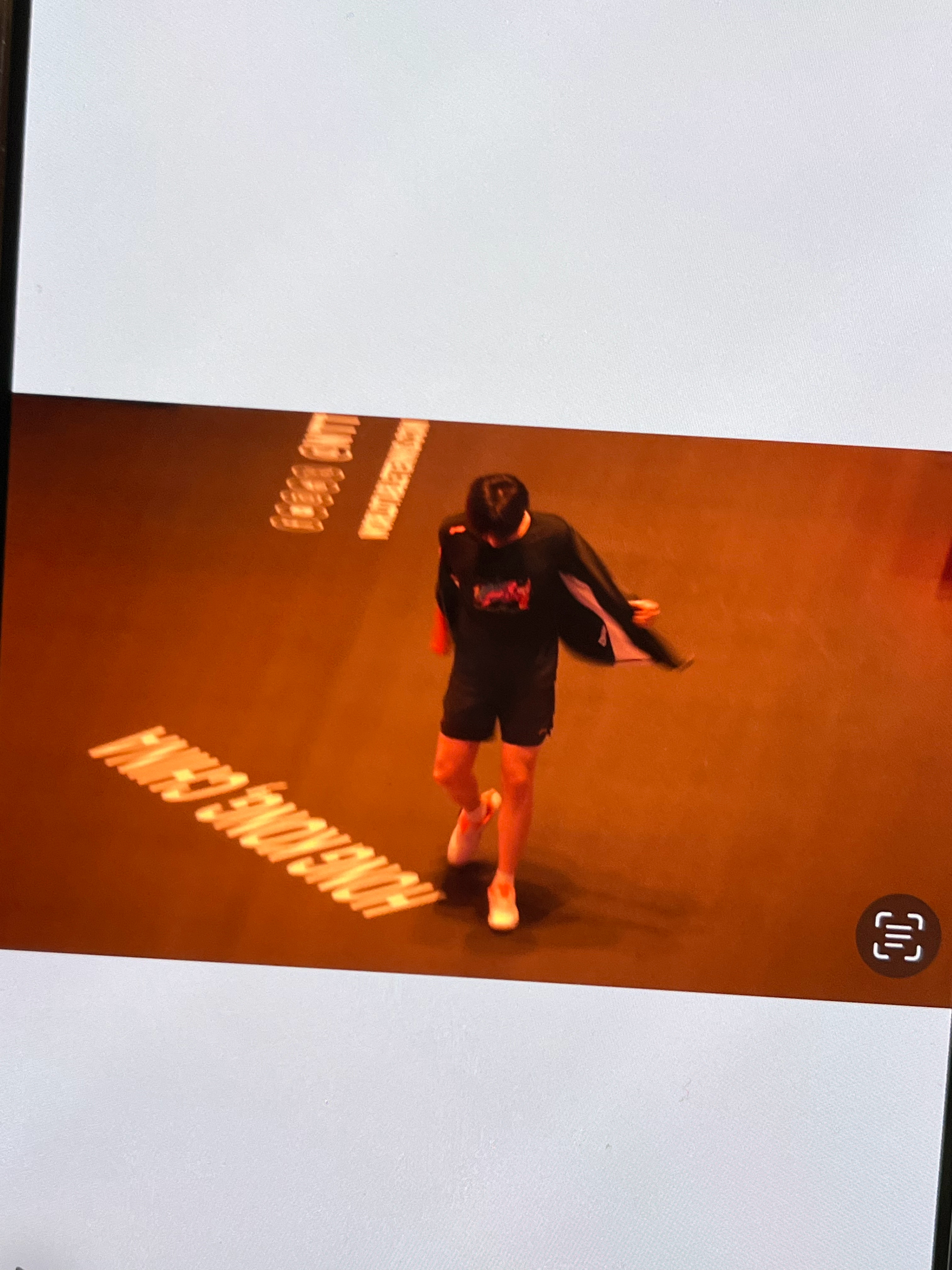 原来哥里面穿的是文化衫 还在疑惑哥当时咋脱了又穿🫳🏻🫳🏻小孩辛苦啦！（朋