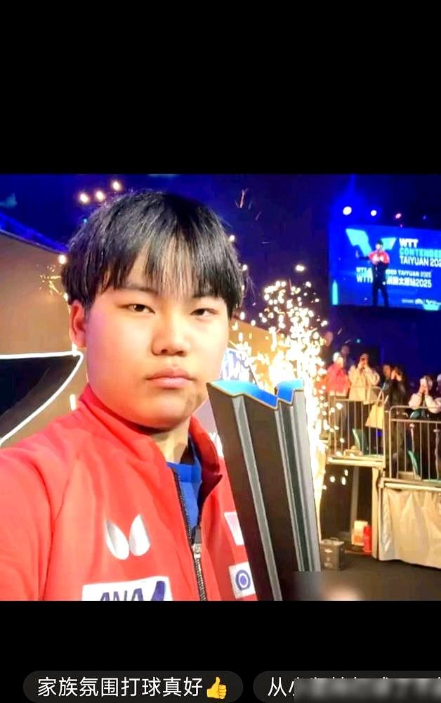 大家都喊他“少爷”，看他冷得像个工业品，但我看他打球，总能看到一种让人心疼的“紧