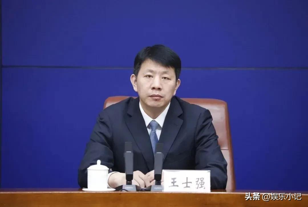 济南长清的王士强，没等到下一个任期。

这事昨天一出来，挺多人懵了一下。2022