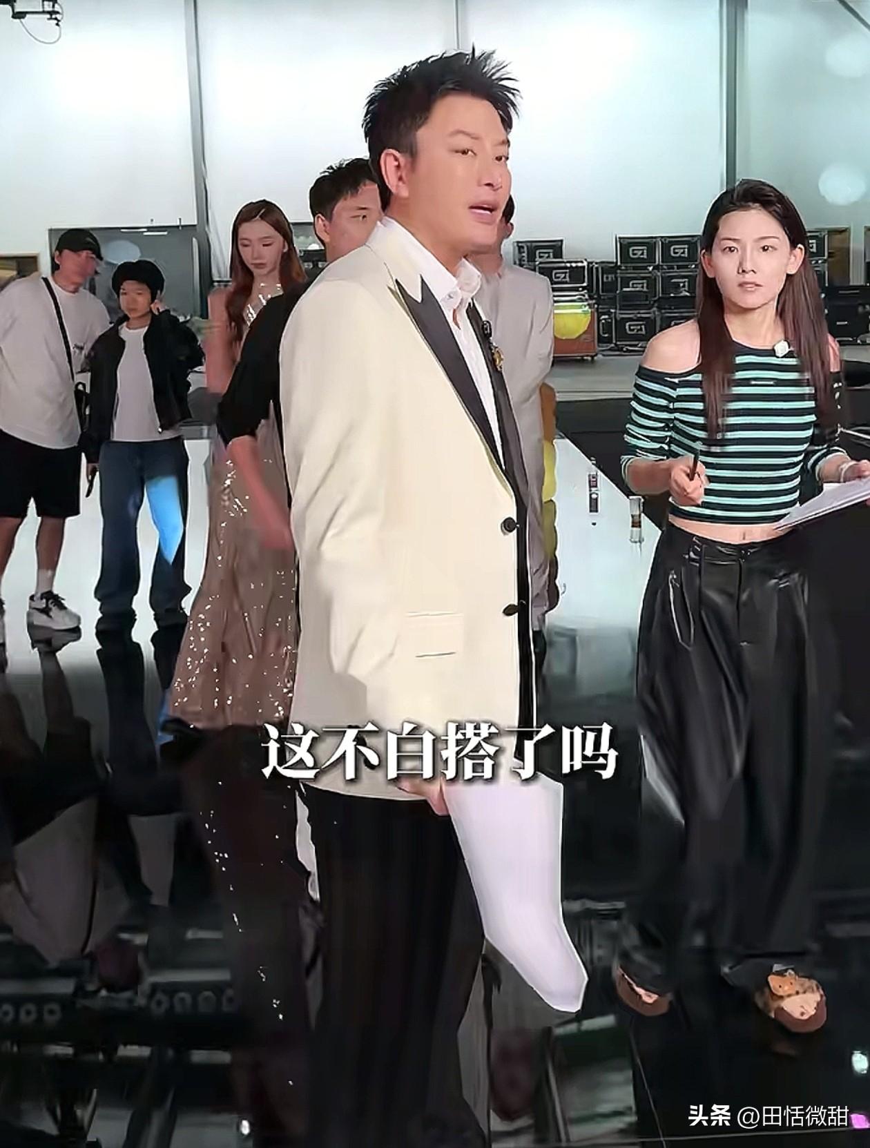 以前就觉得贾乃亮口才好，他适合带货这碗饭。

贾乃亮直播带货一天卖了5.7亿元，