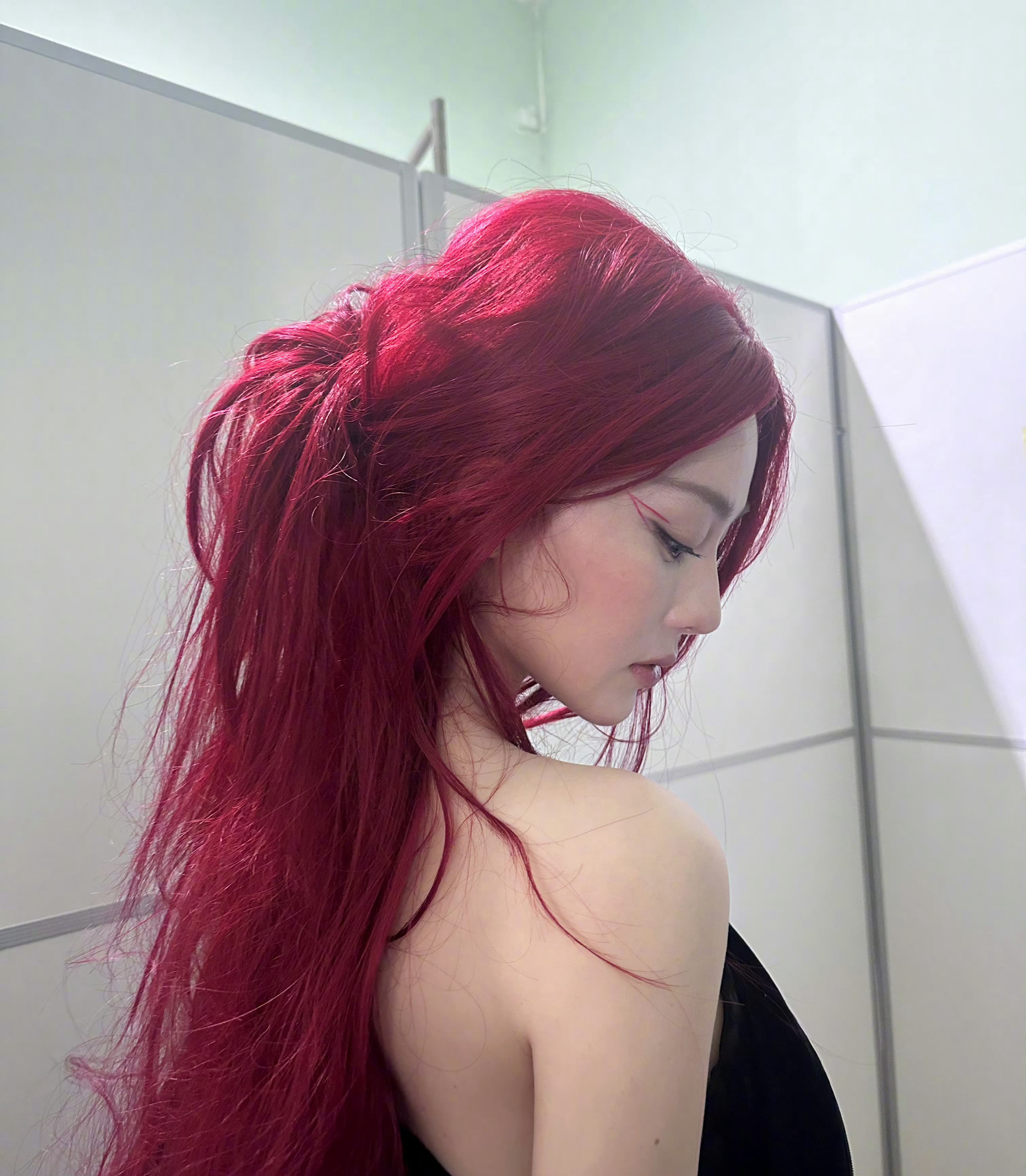 张馨予红发造型真的好欲[送花花]#张馨予红发# ​​​
