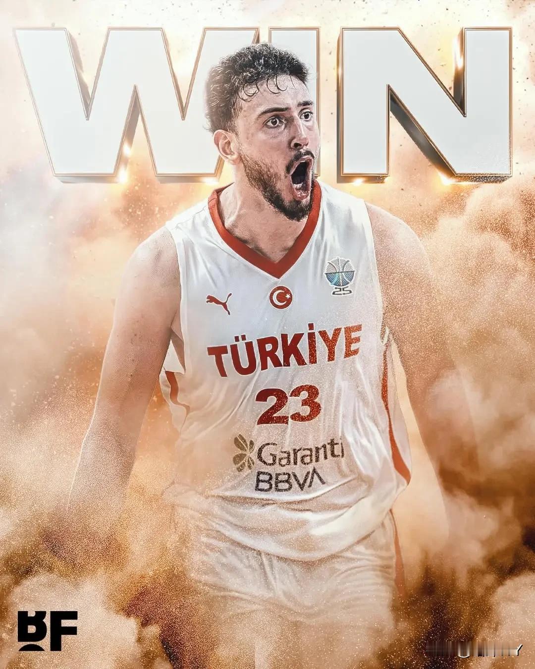 申京就是虐菜小王子，一个夏天的训练投篮没有提高还喜欢外线投三分，攻不进防守脚步慢