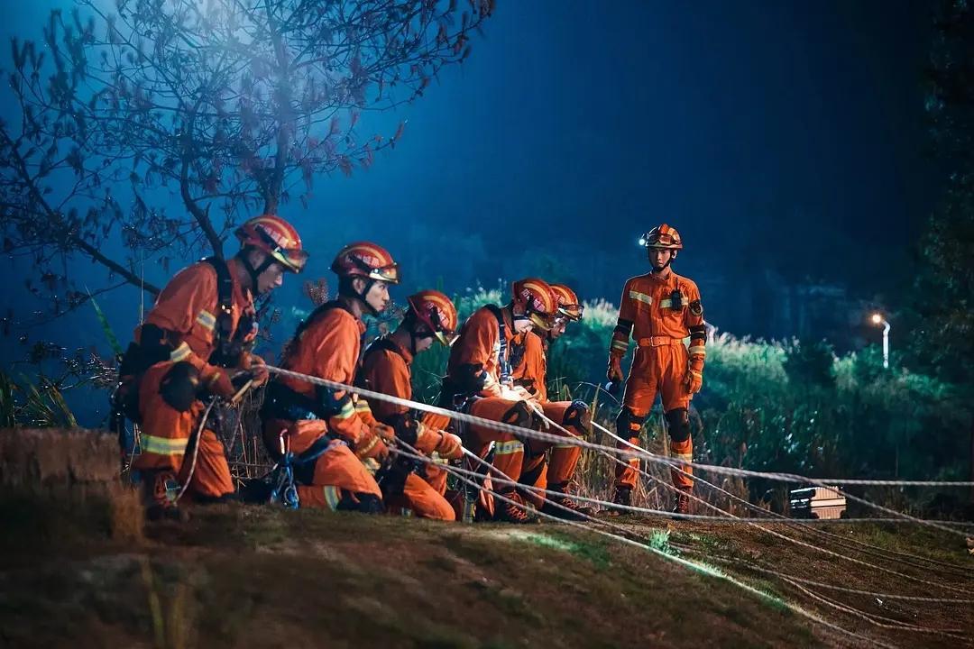 当前收视率最高的五部剧，《追光的日子》排在倒数，第一收视高达1.596%
1、《