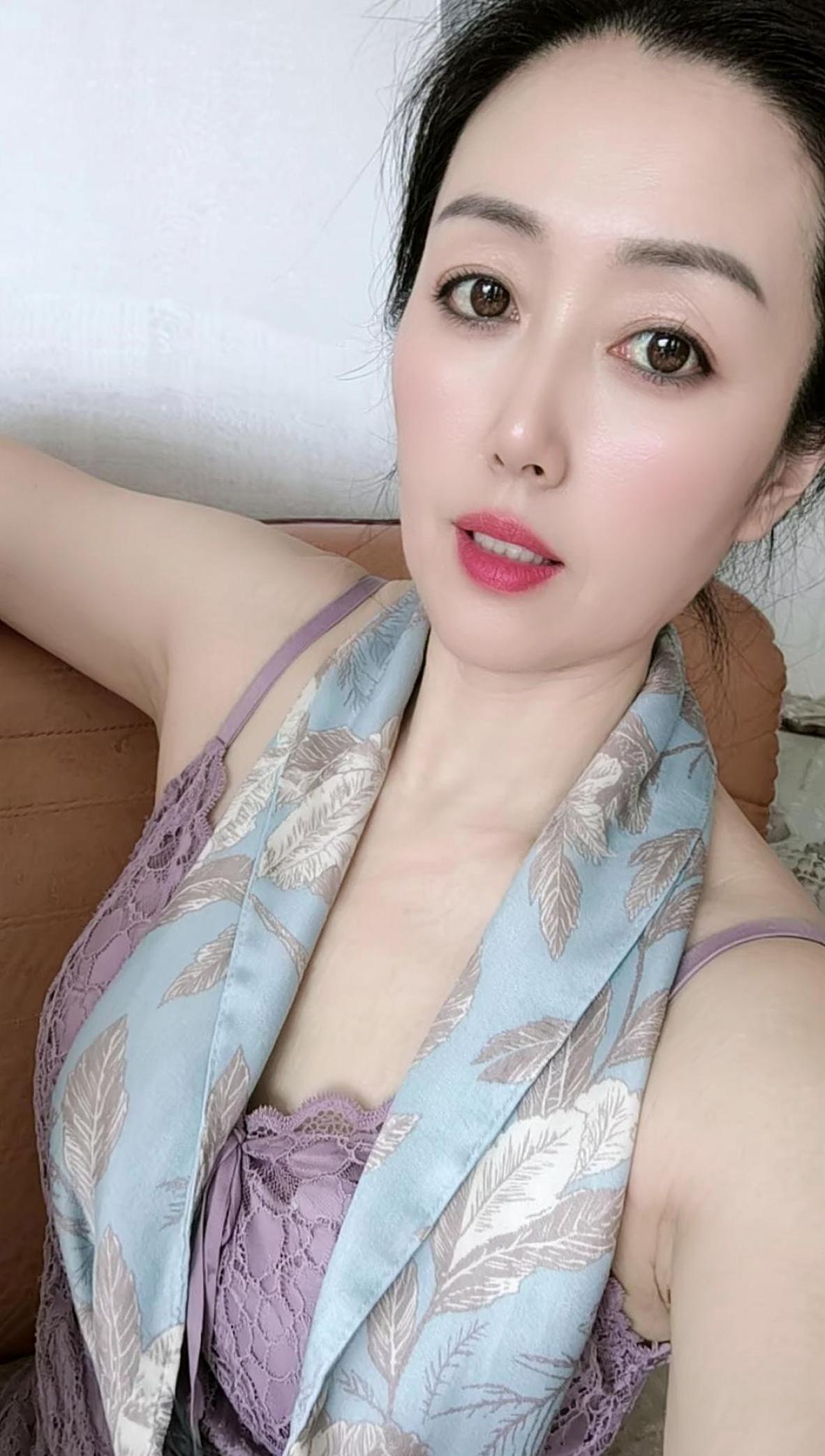 AI丝巾自拍照