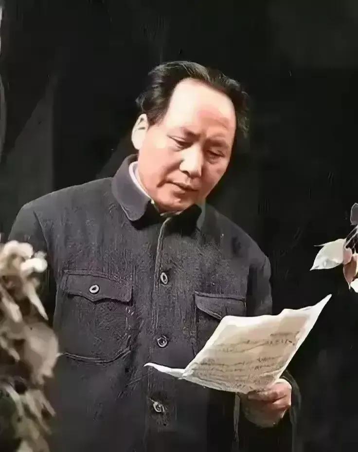 🙏请停留几秒，为伟人点个赞送朵花💐
《毛主席痛斥官僚主义》
领袖的话语，如春