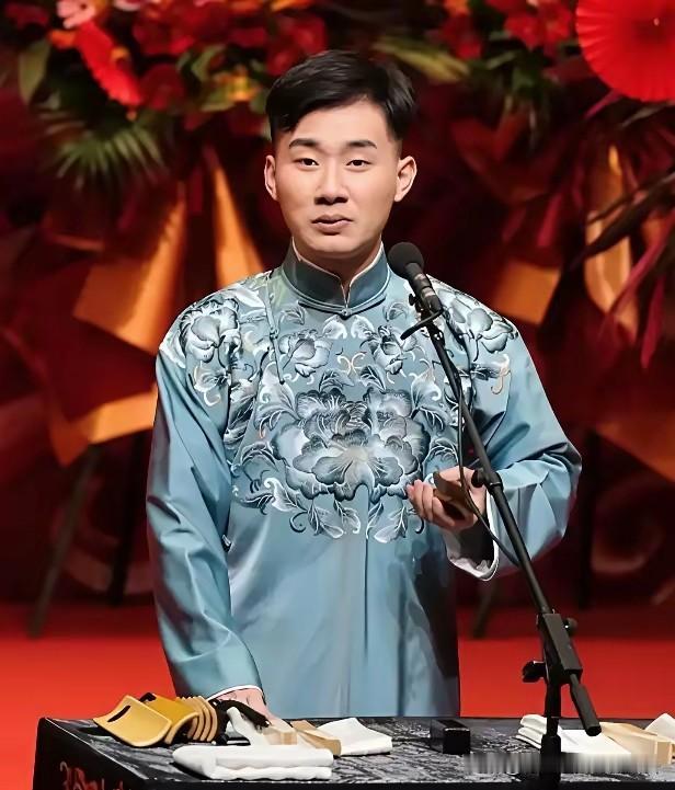 全网都在同情郭德纲弟子陶阳：神童陨落，可惜没走正统科班！可内行真正看懂的都知道：