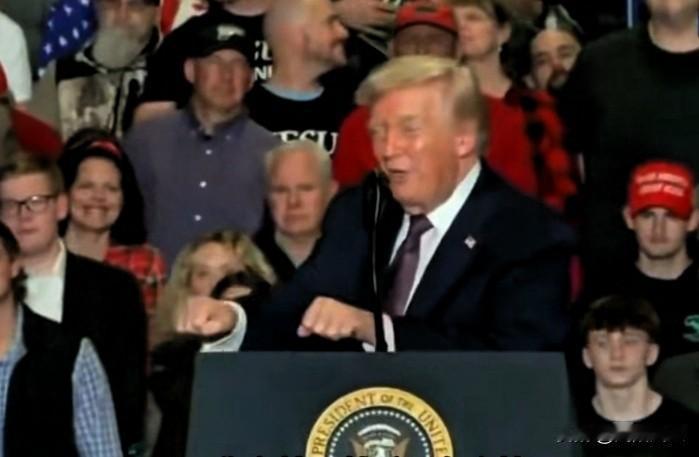 特朗普:“他们翻了我妻子的衣橱，我要这么说，首先，这非常糟糕，但听起来有点奇怪，