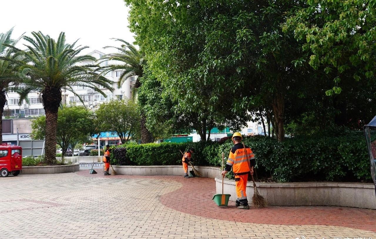 【创建全国文明城市｜浦城的洁净底色，由这群凌晨4点上岗的人守护！】春日的浦城街头
