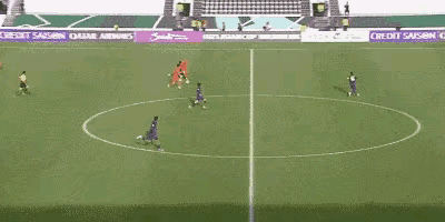 我为拜合拉木说句话，这颗球他的跑位问题不大，反而是王钰栋的选择的出了问题。
首先