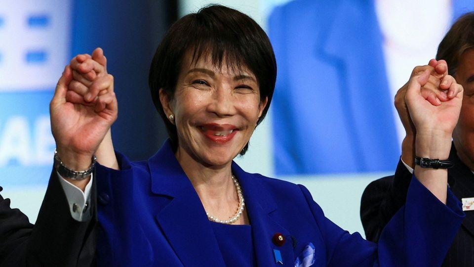当不上首相了？高市一反常态，中国暂未发贺信，日本赢家另有其人。当真是一波未平一波