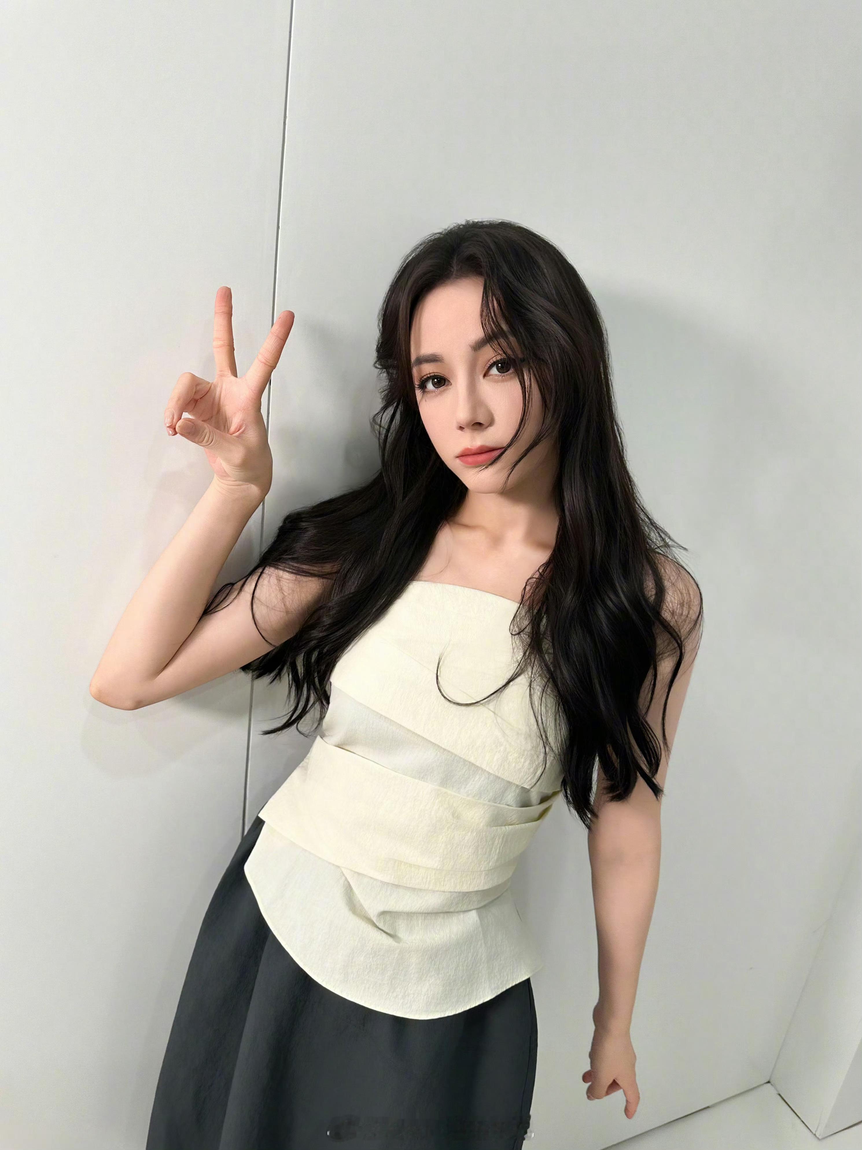 迪丽热巴[超话] 202609130807“其实可以放松一点不那么紧张，你会表现