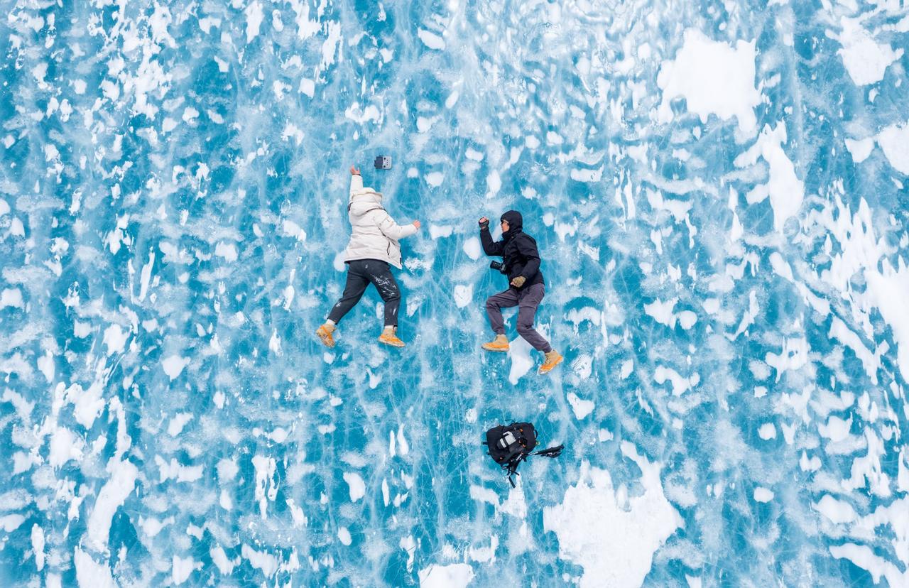 “西藏从来都不是谁的平替，它无可替代。” 在我心中，西藏正是这样的存在。
🌨️