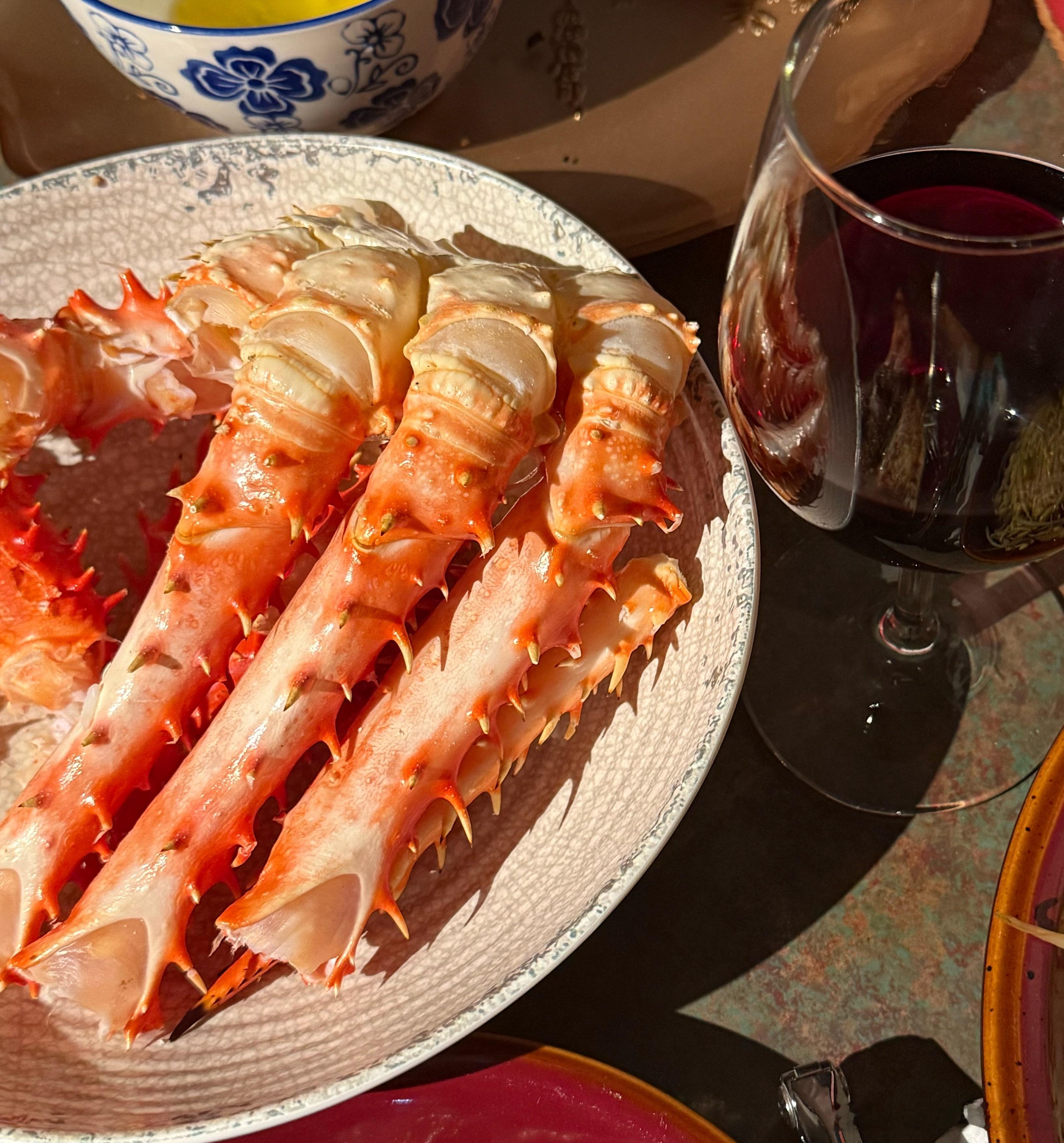 晚餐，帝王蟹混搭披萨。 