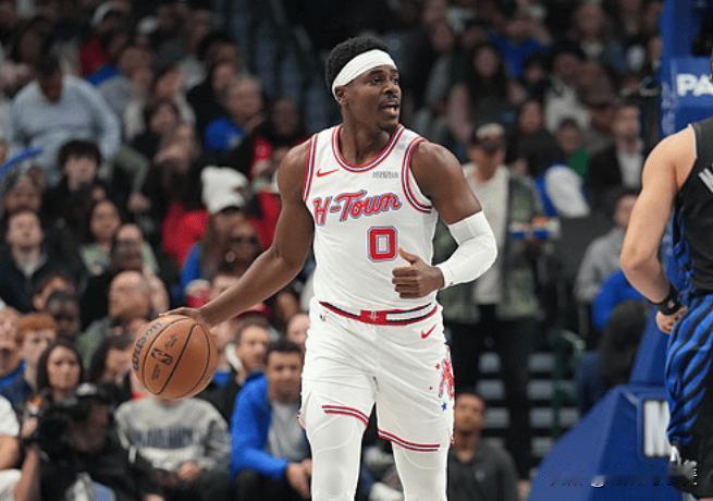 我也不是想要给阿隆-霍勒迪洗地或者是怎么样。这段时间他的表现烂透了，这一点大家都