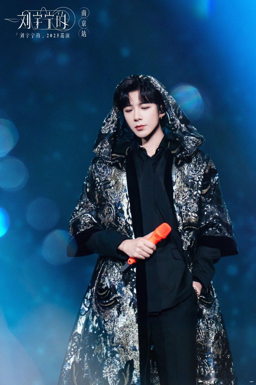 刘宇宁穿婚服唱战歌全程高能的大型唱功拉练现场，情绪层层递进，刘宇宁把这首歌演绎得