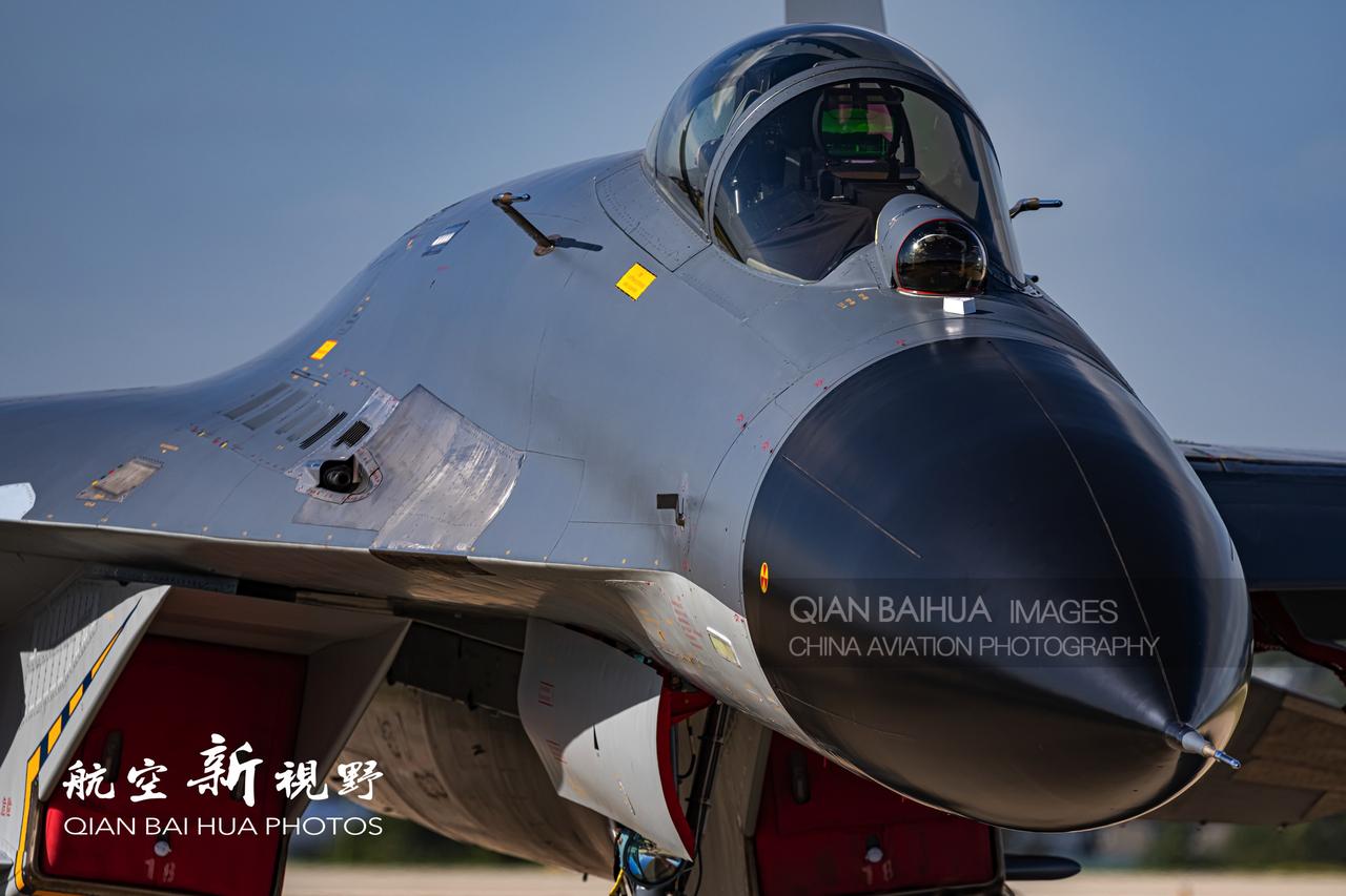 目前最新的歼-11BG战斗机相当于美国空军F-15C战斗机后期升级版本，歼-20